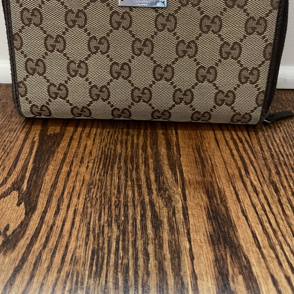 Authentic Gucci Zip Around Wallet - Picture 10 of 11